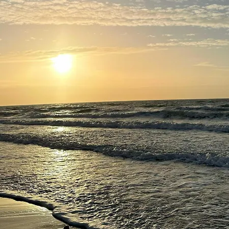 Kleine Welle - Haustierfreundliches Zwei-zimmer Mit Suedbalkon Und Platz Fuer Drei Personen Im Ersten Obergeschoss 아파트 부스트로우